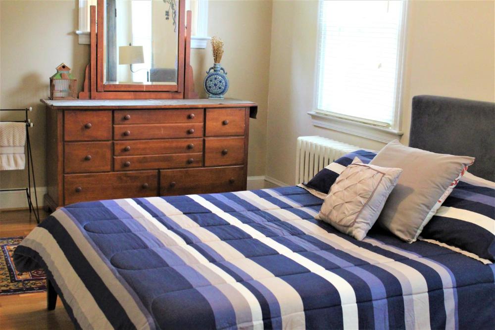 Deluxe Queen Suite interior